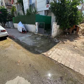 Patlayan Suya 2,5 Haftadır Müdahale Edilmiyor, Sağlığımız Tehlikede!
