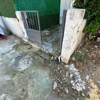 Patlayan Suya 2,5 Haftadır Müdahale Edilmiyor, Sağlığımız Tehlikede!