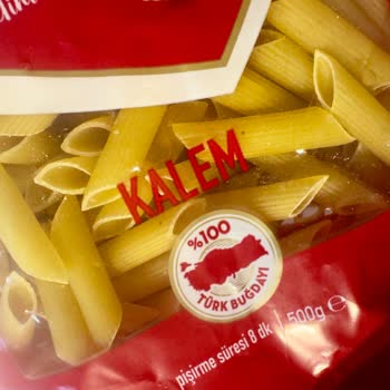 Son Kullanım Tarihi Geçmemiş Makarnada Siyah Noktalar Şaşkınlığı