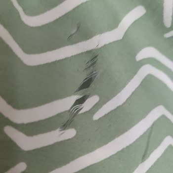 Satın Aldığım Elbisenin Kumaşı Çok Hassas Ve Hemen Yanıyor