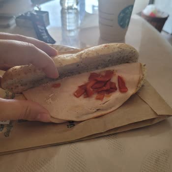 Sipariş Edilen Sandviç Beklentileri Karşılamadı Ve Hayal Kırıklığı Yarattı