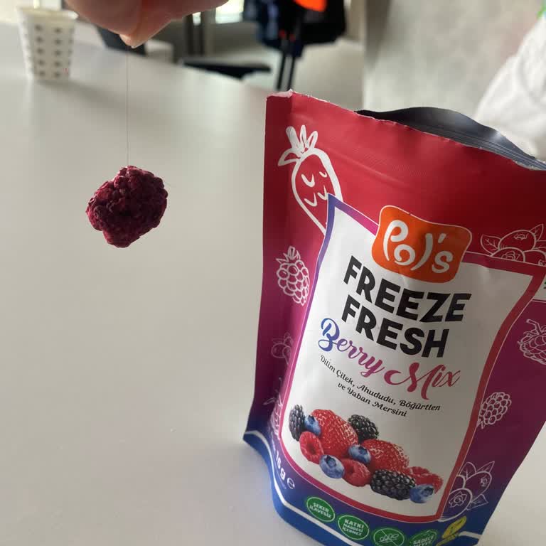 File Market Freeze Fresh Berry Mix İçinde Saç Çıkması Nedeniyle Yaşadığım Büyük Hayal Kırıklığı!