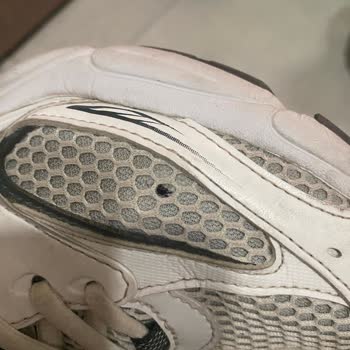 Yüksek Fiyatlı Ayakkabıda Kısa Sürede Yırtık Sorunu Ve Acil Çözüm Talebi