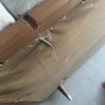 Kırık Koltuk Ayağı Sorunu Aylarca Giderilmedi, Mağdur Edildik!