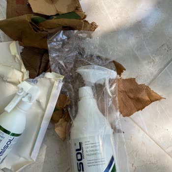 Sızdıran Farmisol Şişesi Ve Müşteri Hizmetlerine Ulaşılamıyor