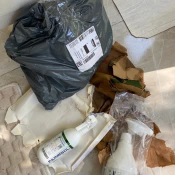 Sızdıran Farmisol Şişesi Ve Müşteri Hizmetlerine Ulaşılamıyor