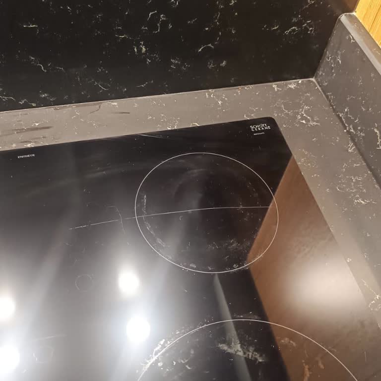 Siemens Ankastre Ocak Camı 1 Ayda Çatladı, Garanti Kapsamı Dışında Bırakıldı