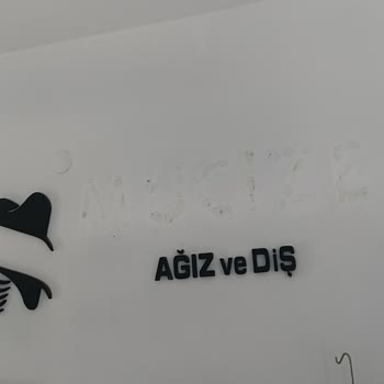 Mucize Diş Hastanesinde İletişimsizlik Ve Başarısız İmplant Tedavisi Mağduriyeti