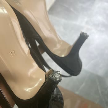 İki Kullanımda Parçalanan Ayakkabı Ve İade Talebim