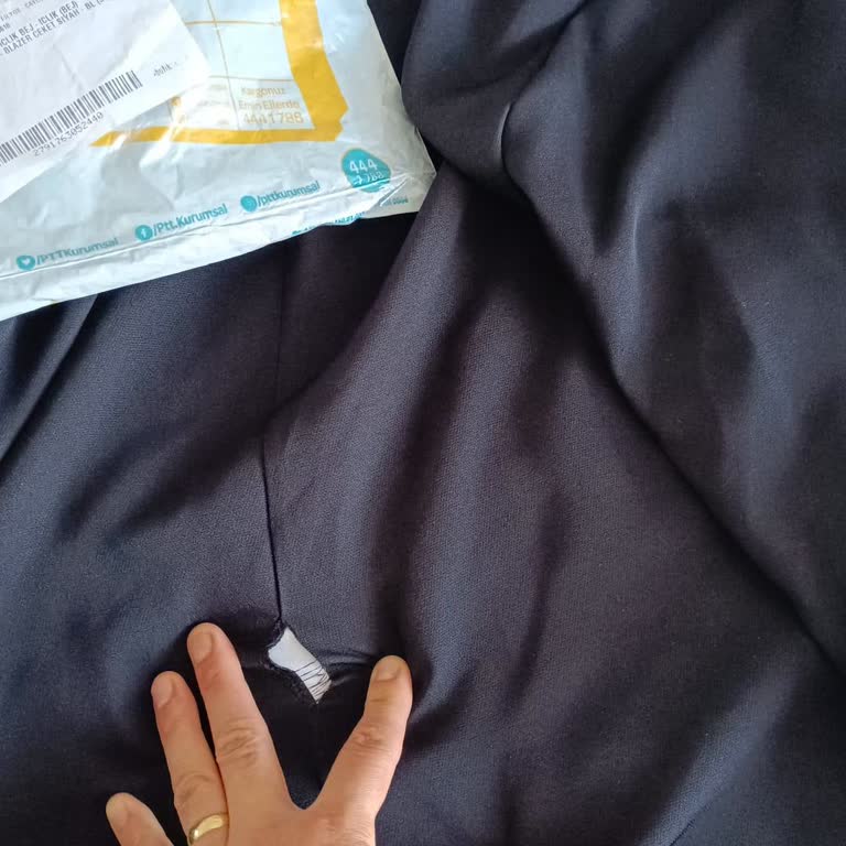 Aldığım Ceket Defolu Çıktı Firma İade Talebime Yanıt Vermiyor