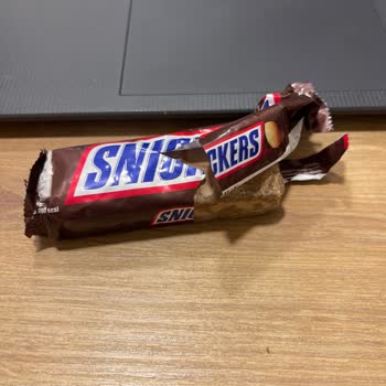 Son Kullanma Tarihi Geçmemiş Snickers Çikolatanın Bozuk Çıkması