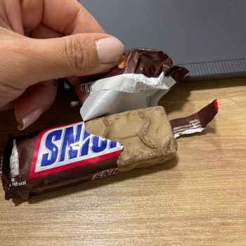 Son Kullanma Tarihi Geçmemiş Snickers Çikolatanın Bozuk Çıkması