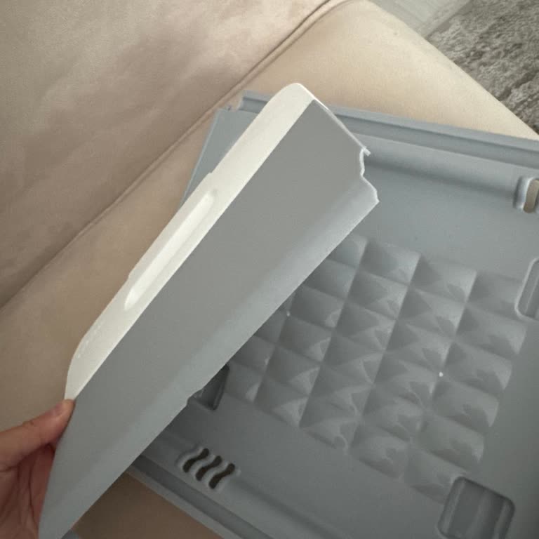 Kırık Kapak İçin Koca Kutuyu Taşımak Zorunda Bırakıldım