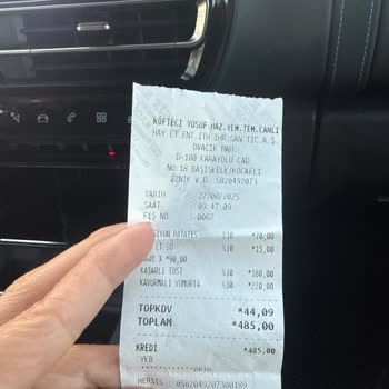 Köfteci Yusuf'ta Eksik Ve Özensiz Tost, İlgisiz Çalışanlar Hayal Kırıklığı Yarattı