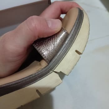 Kısa Sürede Hasar Gören Sandalet İçin Değişim Talebi Ve Fatura Problemi