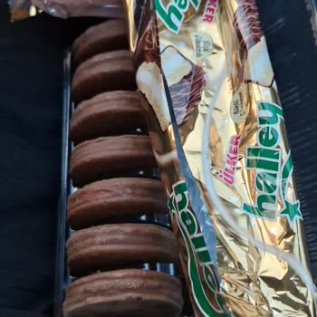 Son Kullanma Tarihi Geçmemiş Halley Ürünü Beyazlamış Ve Tüketilemez Durumda