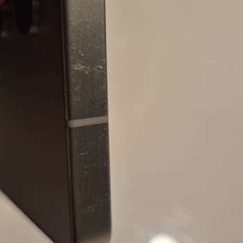 Samsung Galaxy S25 Ultra'nın Titanyum Kasasında Kısa Sürede Oluşan Çizikler Ve Ürün Değişim Talebi