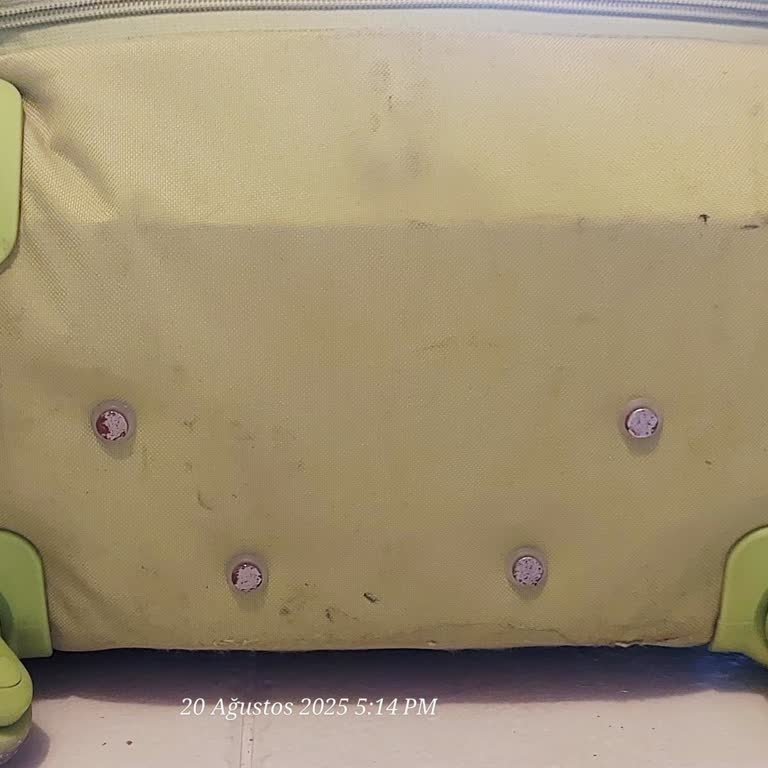 Ajet Uçuşunda Kırılan Bavul İçin Yetersiz Tazminat Ve Sürekli Belge Talebi