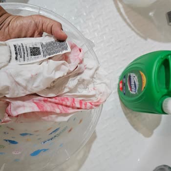 Domestos Kullanımı Sonrası Beyaz Tişörtümde Kırmızı Lekeler Oluştu