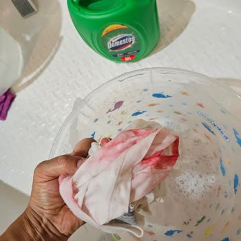 Domestos Kullanımı Sonrası Beyaz Tişörtümde Kırmızı Lekeler Oluştu