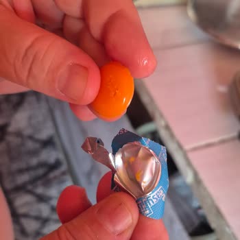 EasyFishoil Ürün Pakete Yapışık Çıkıyor