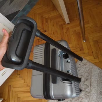 Yeni Aldığım Valiz İlk Kullanımda Kırıldı, A101’den Çözüm Yok!