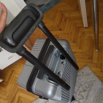 Yeni Aldığım Valiz İlk Kullanımda Kırıldı, A101’den Çözüm Yok!