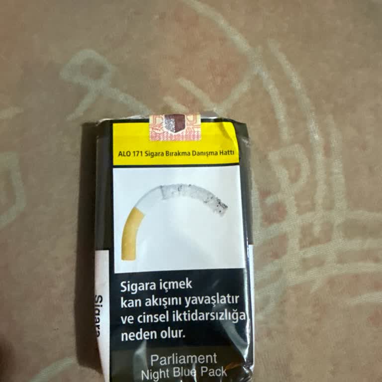 Parliament Night Blue Sigaralarda Kalite Sorunu Ve Odunsu Parçalar Çıkıyor