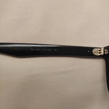 Rayban Gözlükte Tekrarlayan Cam Kenarı Soyulma Sorunu Ve Değişim Talebi