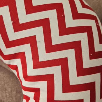 Emzirme Yastığından Tüy Çıkıyor, İade Süreci Sorunlu