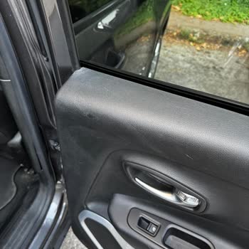 Vip Bursa Oto Yıkama İç Dış Yıkama Hizmeti Aldım Ama Yapılan Temizlik İnanılmaz Derecede Özensizdi