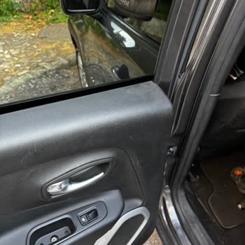 Vip Bursa Oto Yıkama İç Dış Yıkama Hizmeti Aldım Ama Yapılan Temizlik İnanılmaz Derecede Özensizdi