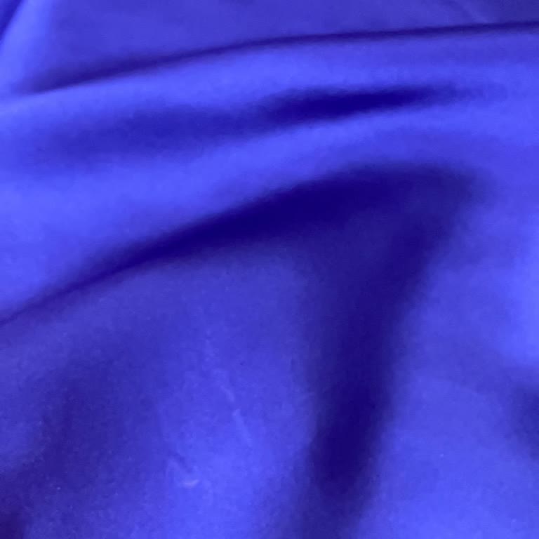 Defolu Eşarp Ve İlgisiz Mağaza Yaklaşımı