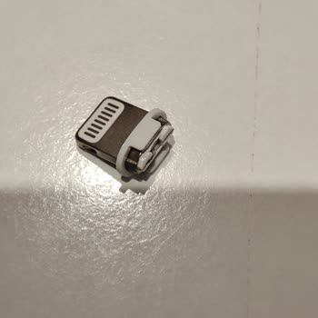 Orijinal iPhone Kablo Kısa Sürede Kırıldı