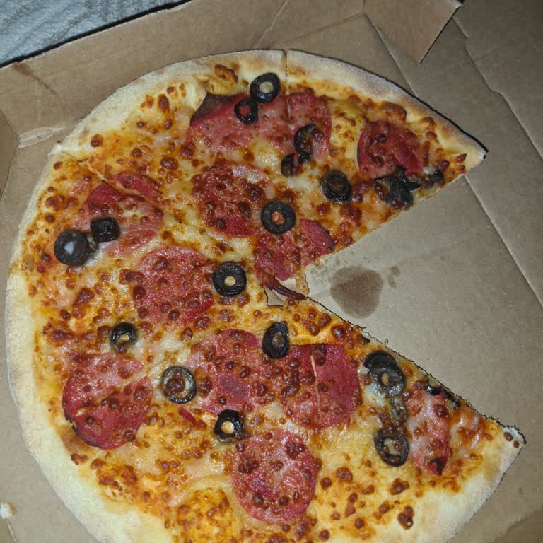 Teslimat Gecikmesi Ve Yanlış Hazırlanan Soğuk Pizza Deneyimi