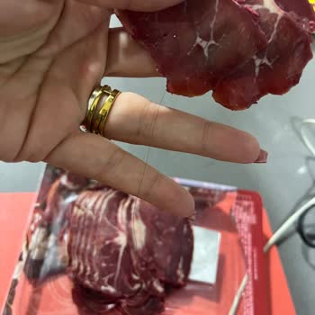 Satın Aldığım Pastırmadan Saç Çıktı, Hijyen Ve İade Talebim Var