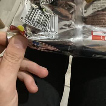 Doritos Paketinde Siyah Maddeyle Karşılaştım, Endişeliyim