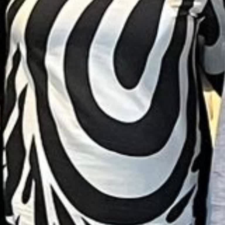 Yüksek Fiyatlı Tunikte Hızlı Renk Solması Ve Mağaza İlgisizliği