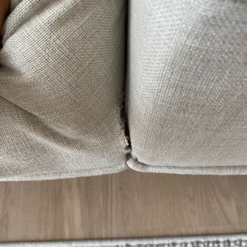 Yeni Alınan Koltukta Kumaş Yırtığı Ve Çözüm Eksikliği