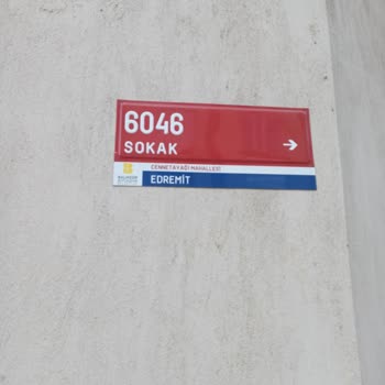 Altyapı Çalışması Sonrası Yol Kapağı Güvenlik Riski Oluşturuyor