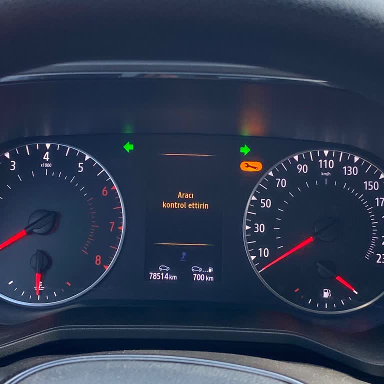 Renault Clio Stop Etmiyor Defalarca Servise Rağmen Sorun Çözülemedi Mağduriyetim Arttı