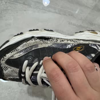 Kısa Sürede Yırtılan Ayakkabım İçin Değişim Talebim Reddedildi, Mağdur Oldum