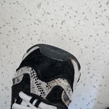 Kısa Sürede Yırtılan Ayakkabım İçin Değişim Talebim Reddedildi, Mağdur Oldum