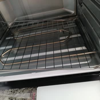 Simfer Fırının Tepsi Ve Izgarası Uyumsuz, Üst Kısmında Göçük Var