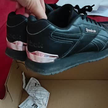 Reebok Ayakkabıda Kısa Sürede Yırtılma Oldu!