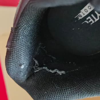 Reebok Ayakkabıda Kısa Sürede Yırtılma Oldu!