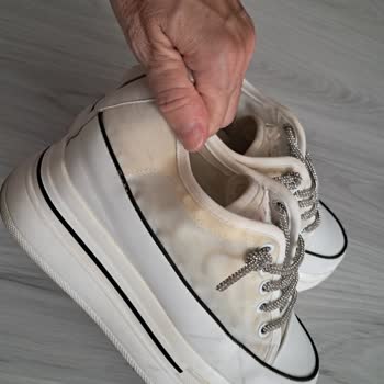 Kısa Sürede Deforme Olan Ayakkabı Ve Yetersiz Müşteri Hizmeti Mağduriyeti