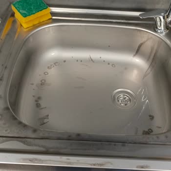 Asperox Mavi Güç Kullanımı Sonrası Metal Lavaboda Kalıcı Leke Oluştu