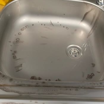 Asperox Mavi Güç Kullanımı Sonrası Metal Lavaboda Kalıcı Leke Oluştu