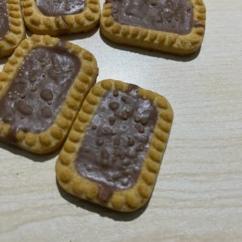 Aldığım Bisküvide Beyaz Noktalar Ve Kabarmalar Var, Ücret İadesi İstiyorum